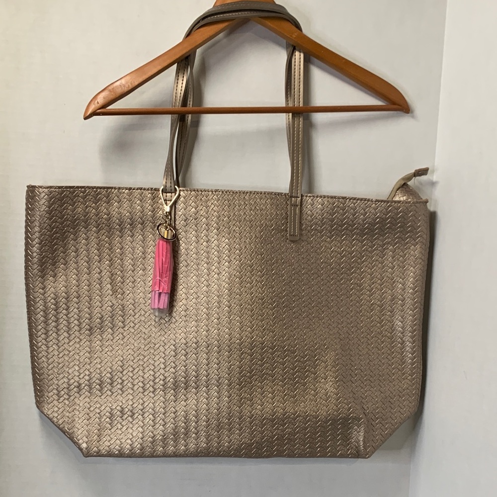 Bath & Body Works Woven Shimmering GOLD Tote Pink Tassel Zipper Closure
